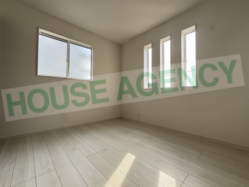 2階　南東側5.25帖の洋室(内装)