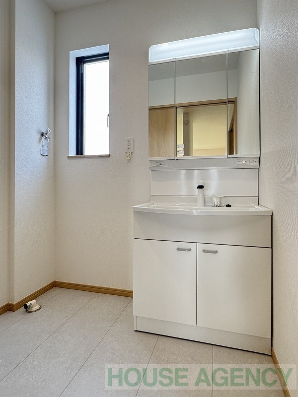 シャワー機能付き洗面化粧台