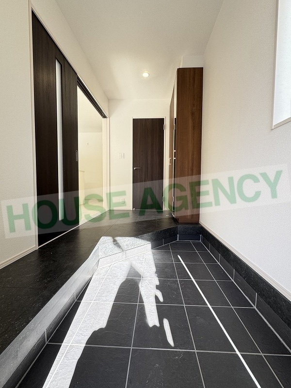 開放感ある広々エントランス(玄関)