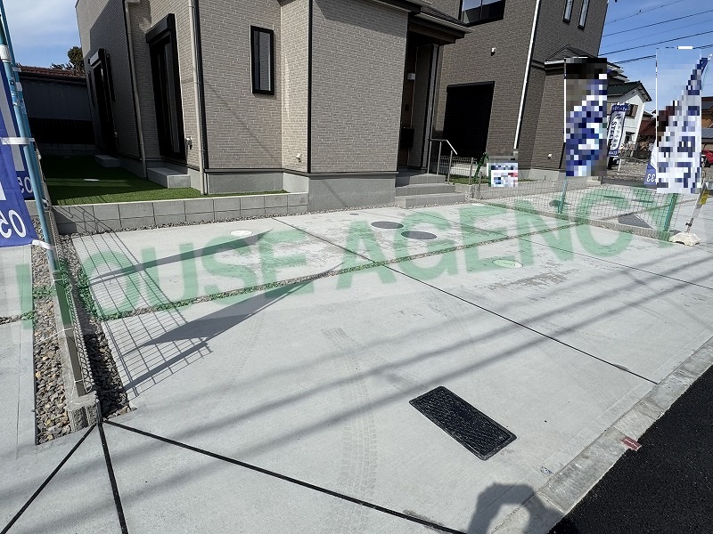 駐車しやすい広々スペース