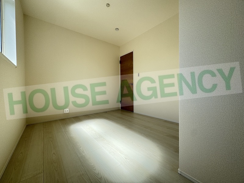 2階　南東側5.06帖の洋室(内装)