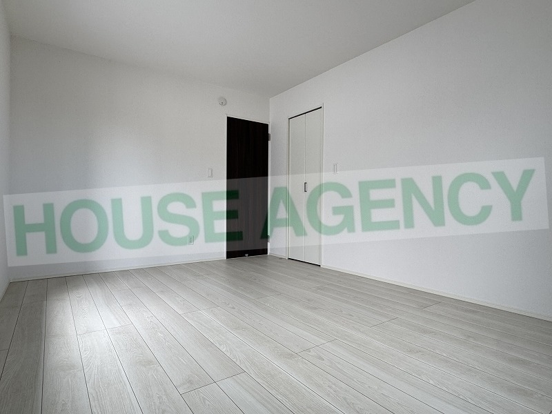 2階　東側8.75帖の洋室(内装)