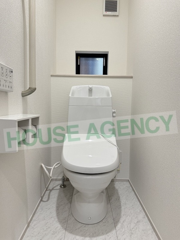 温水洗浄便座のトイレ