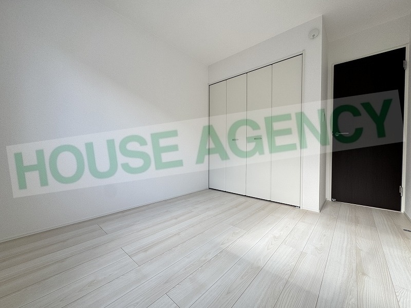 2階　中央5.25帖の洋室(内装)