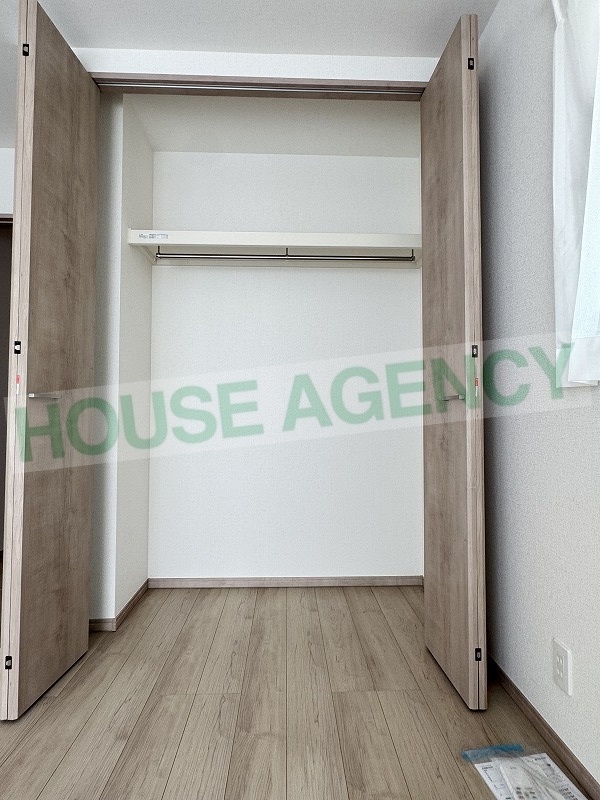 1階洋室　収納(内装)