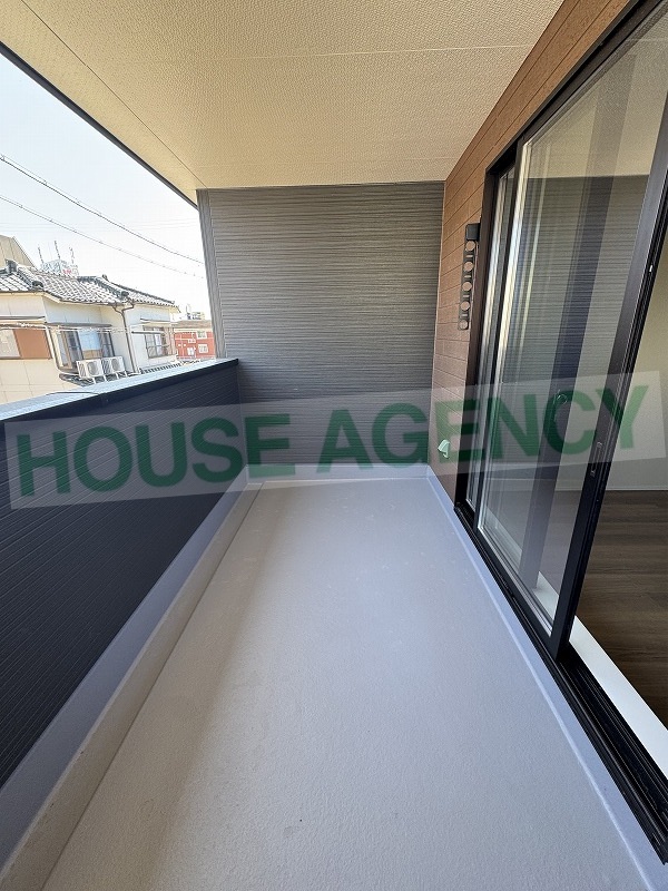 雨でもお洗濯が干せる便利なインナーバルコニーが2面付き