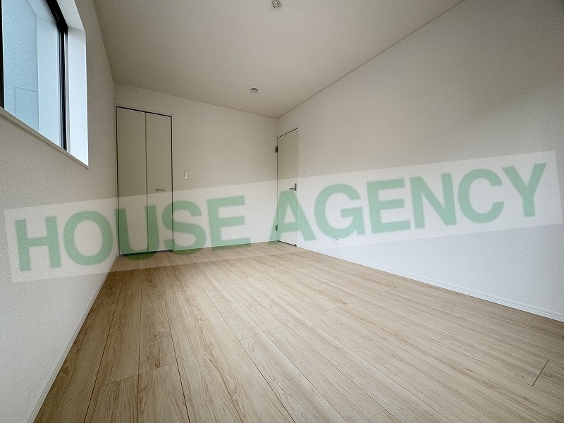 北東側　7.5帖の洋室(内装)