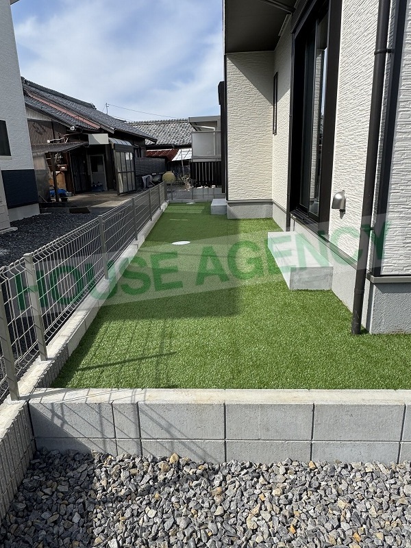 芝が設置済のお庭スペース