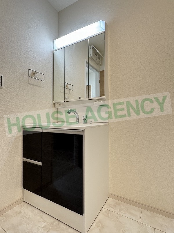 シャワー機能付き洗面化粧台