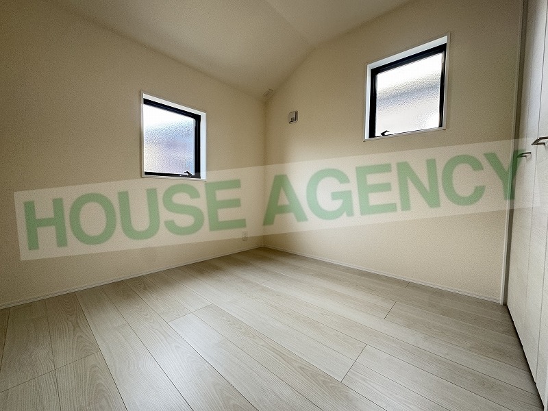 2階　北西側4.3帖の洋室(内装)