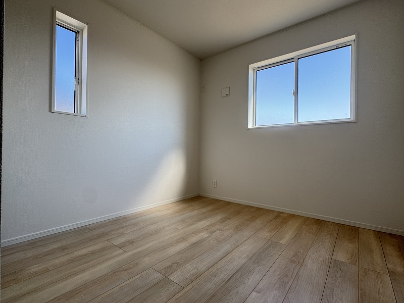 2階　北東側5帖の洋室(内装)