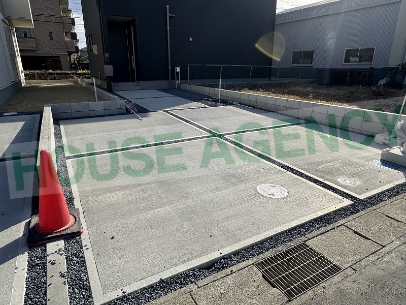 駐車しやすい広々スペース