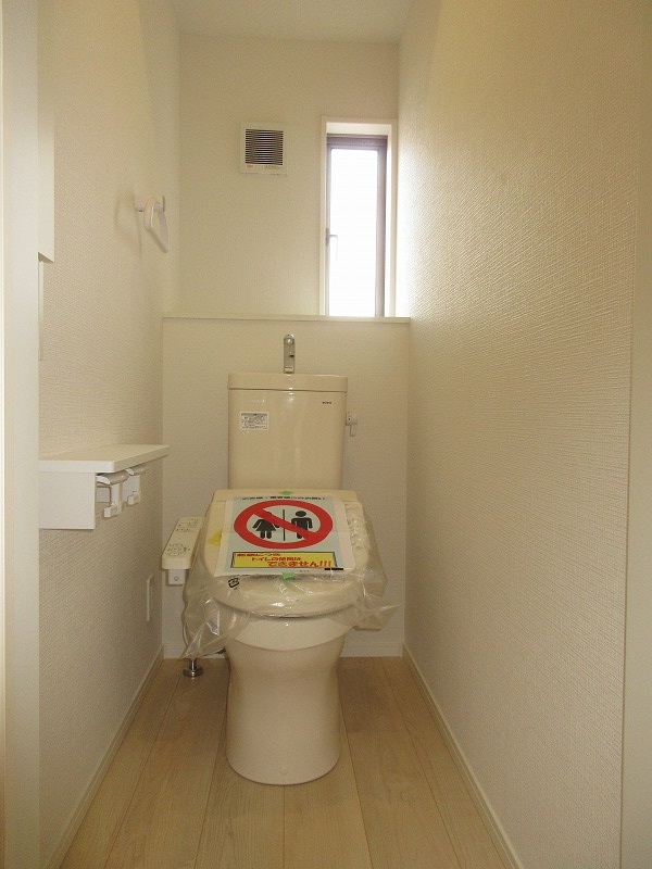 温水洗浄便座のトイレです(内装)