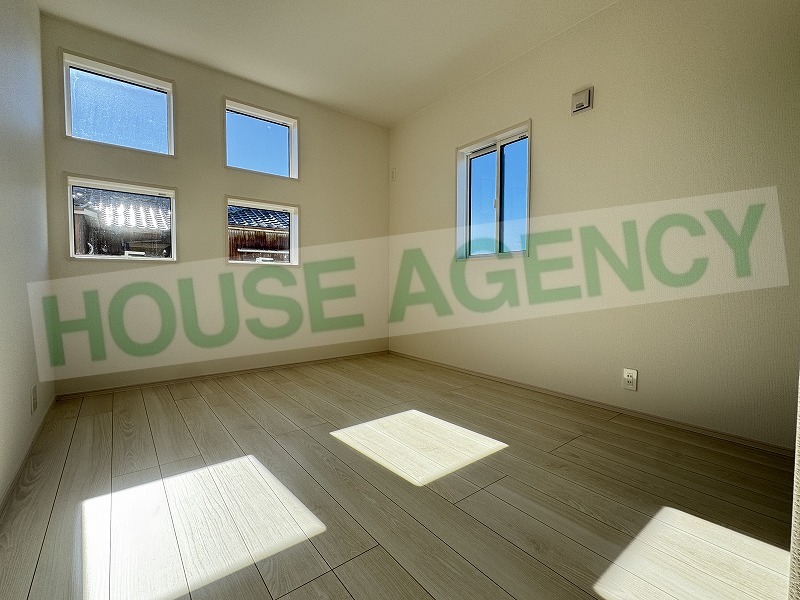 2階　南西側5.25帖の洋室(内装)