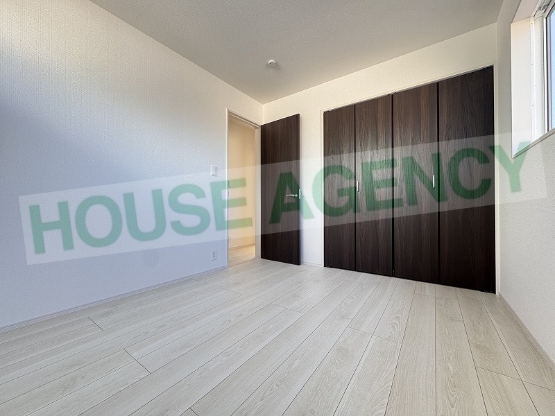 2階　北西側5.25帖の洋室(内装)