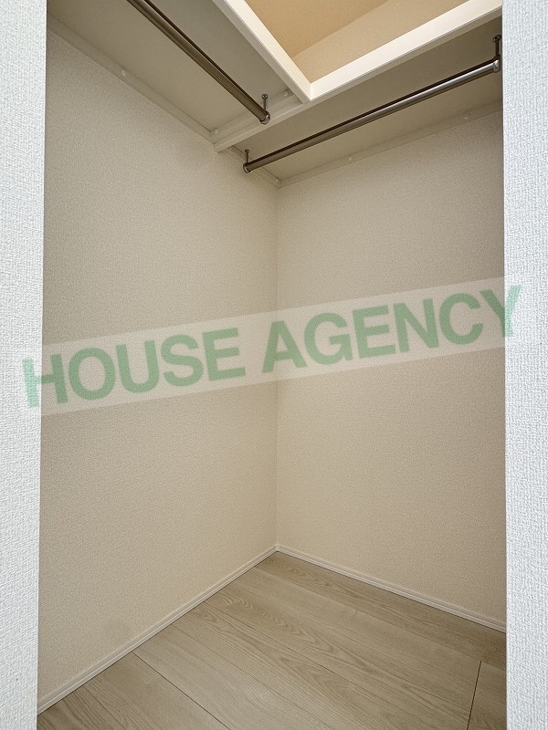 北側洋室　ウォークインクローゼット(内装)