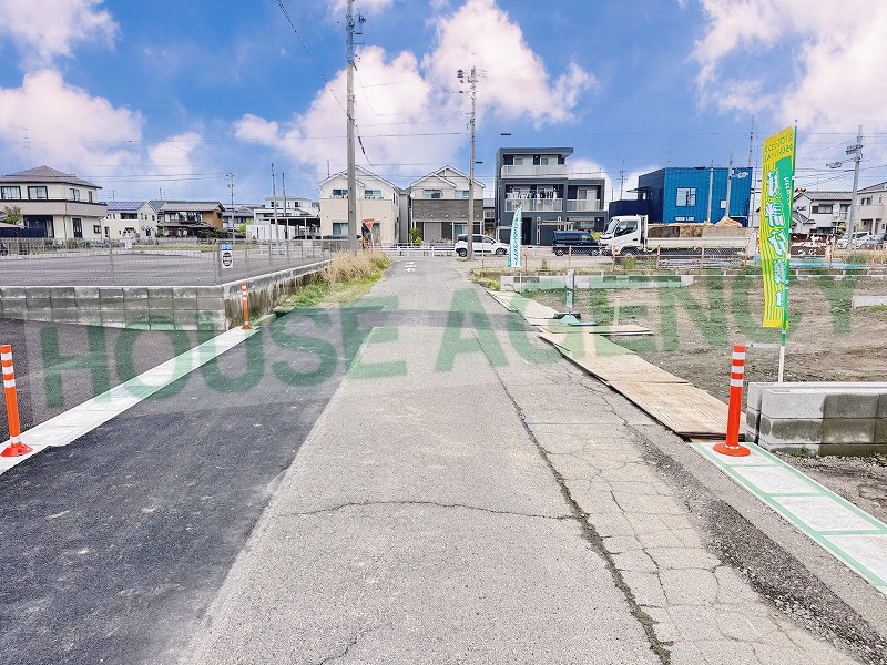 西側前面道路（幅員約5.9ｍ）