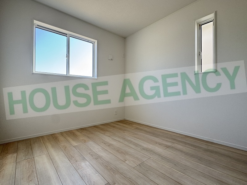 2階　南東側5帖の洋室(内装)