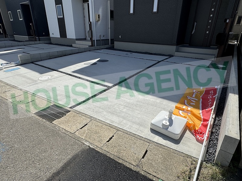 駐車しやすい広々スペース