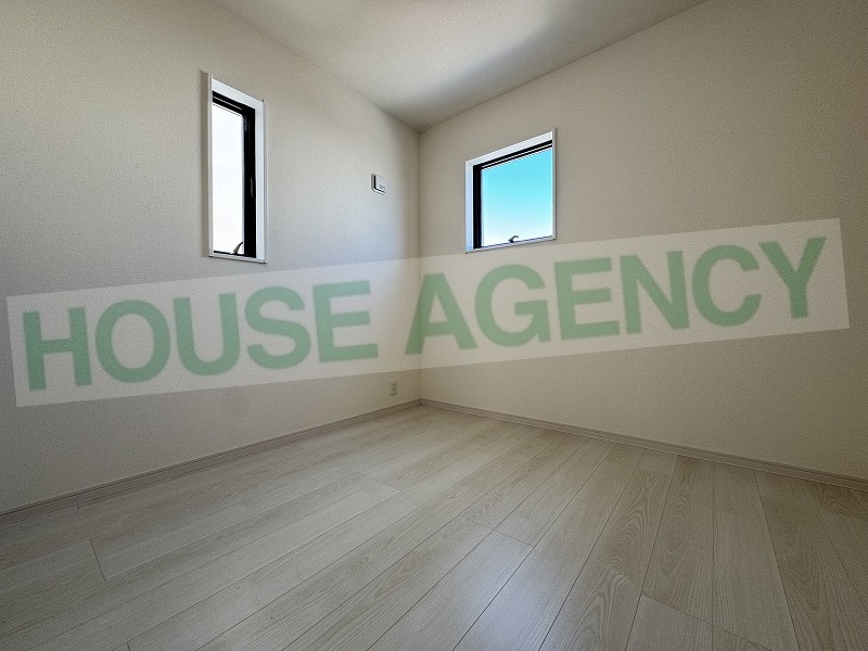 2階　北西側4.25帖の洋室(内装)