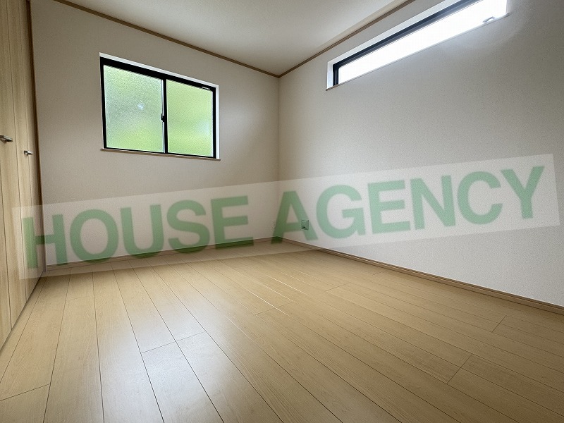 2階　南側6帖の洋室(内装)