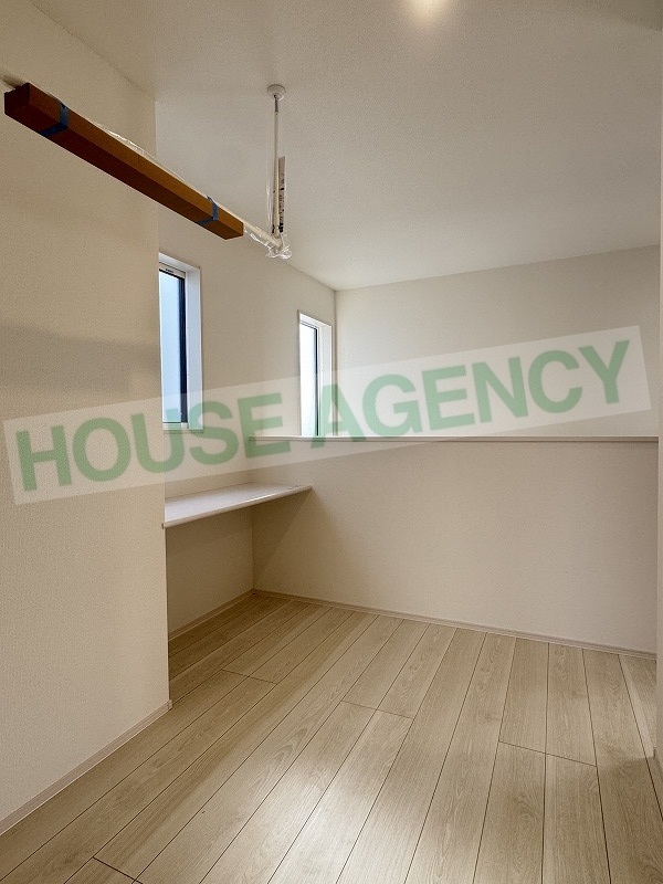 室内干しスペースや作業スペースなど多用途にご利用可能な2階フリースペース(内装)