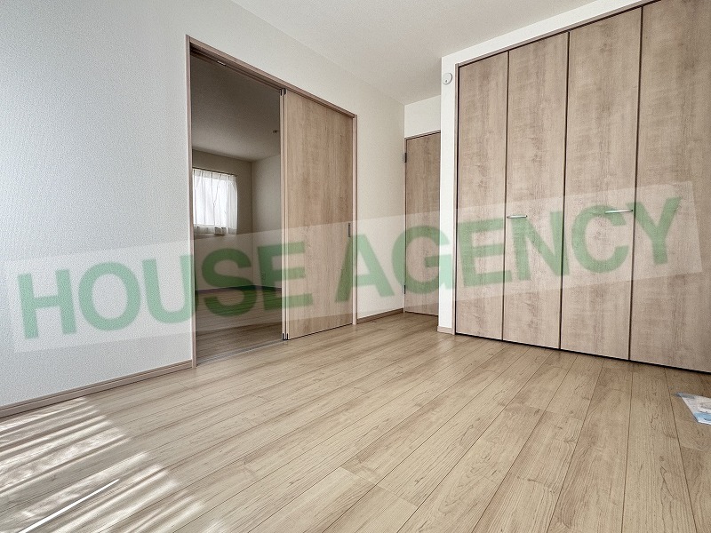 1階　6帖の洋室(内装)