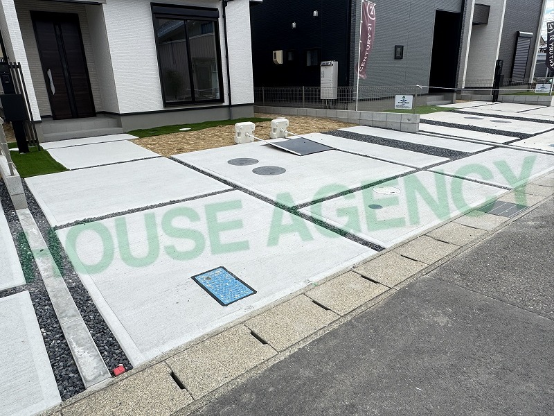 駐車しやすい広々スペース