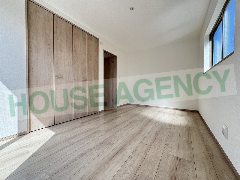 2階　南東側7.5帖の洋室(内装)