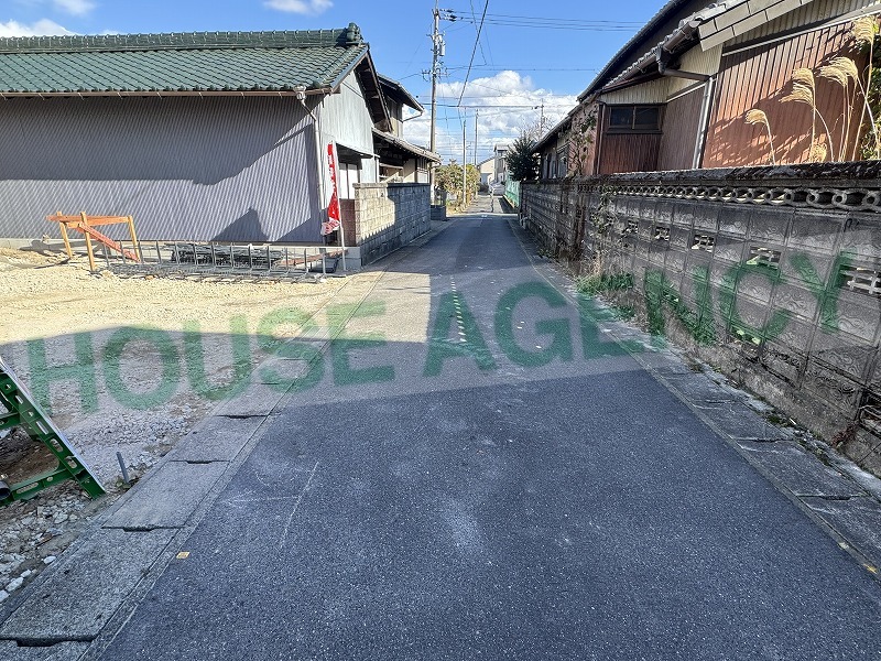 南側前面道路（幅員約3.6m）