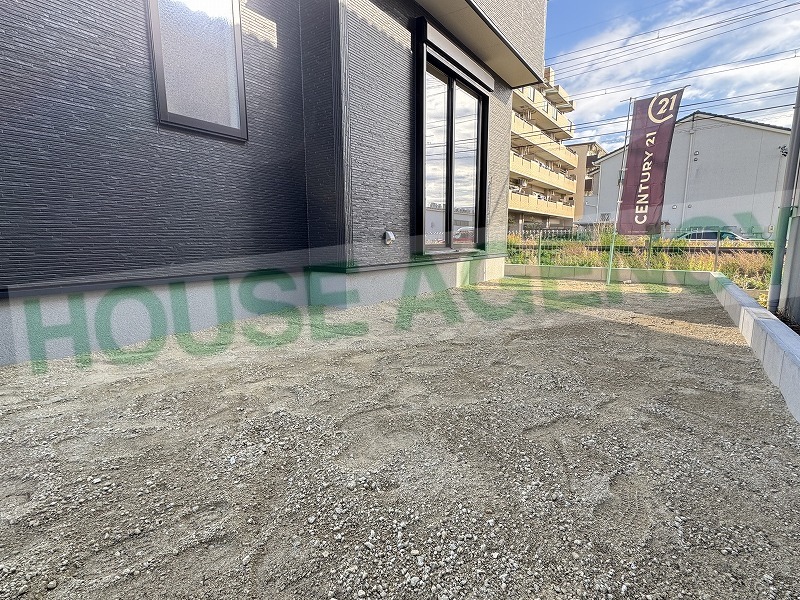 物置の設置も可能なお庭スペース