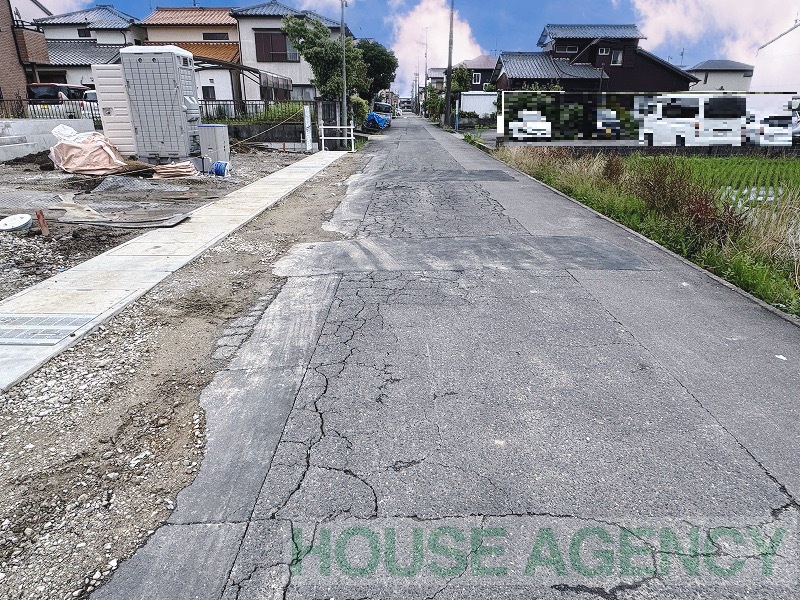 西側前面道路（幅員約6.11ｍ）