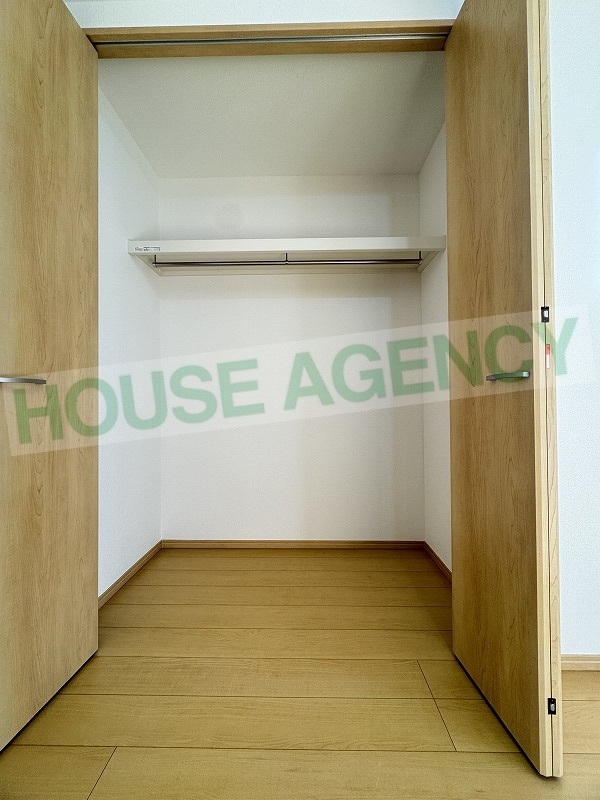 1階洋室　収納(内装)