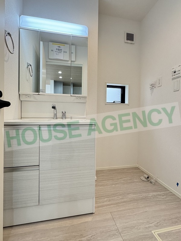 シャワー機能付き洗面化粧台