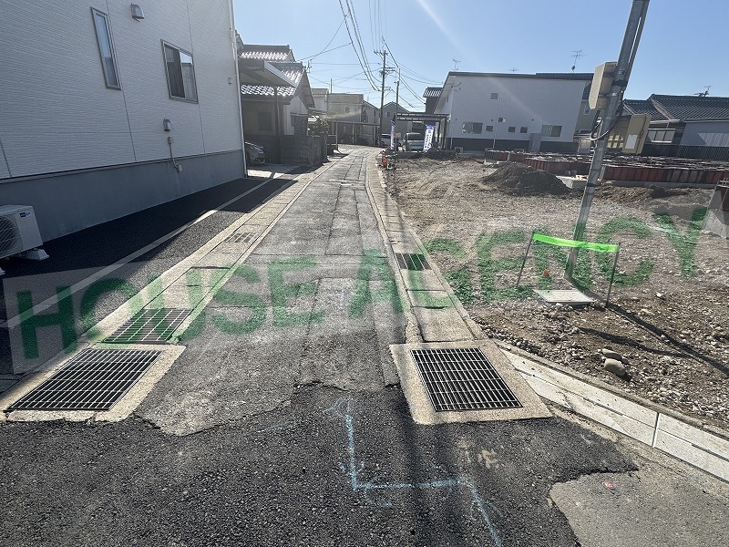 東側前面道路（幅員約4ｍ）