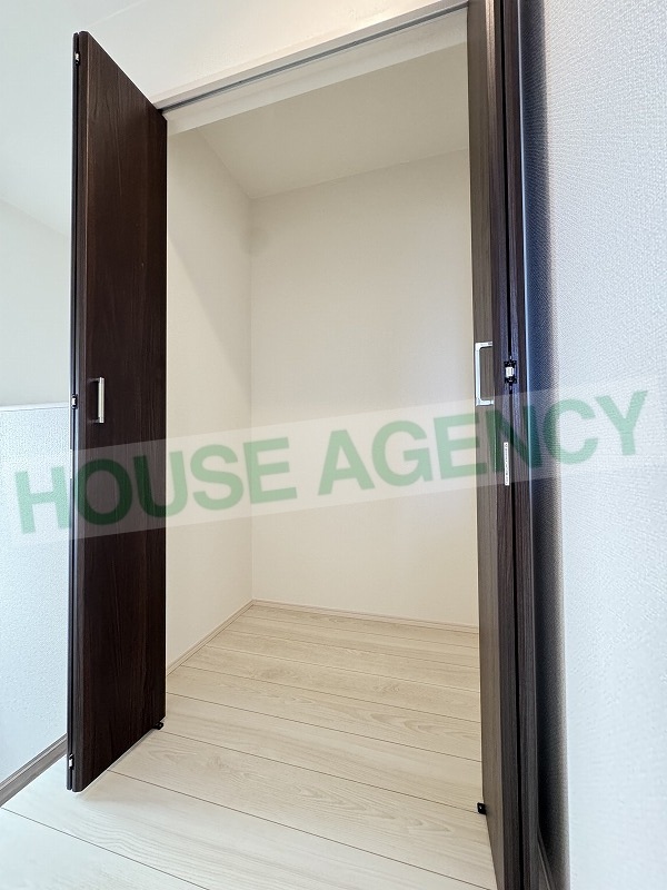 あると便利な2階通路収納(内装)