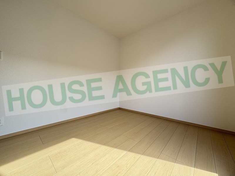 2階　中央5.25帖の洋室(内装)