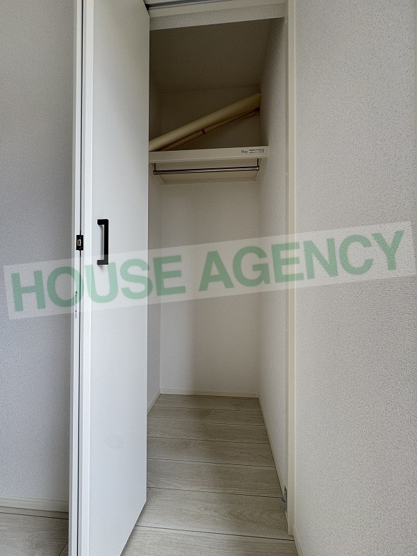 1階洋室　収納(内装)