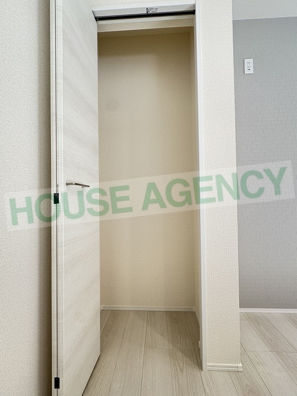 食品保存などに便利なキッチン横収納(キッチン)