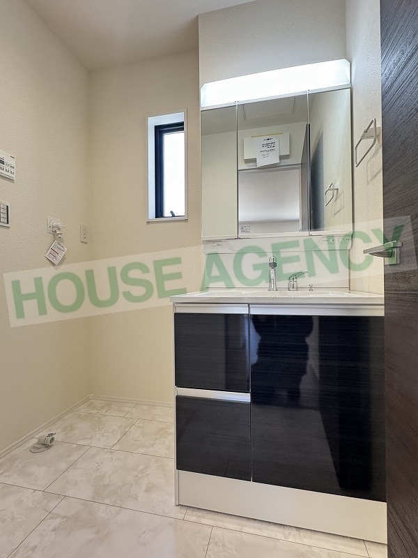 シャワー機能付き洗面化粧台