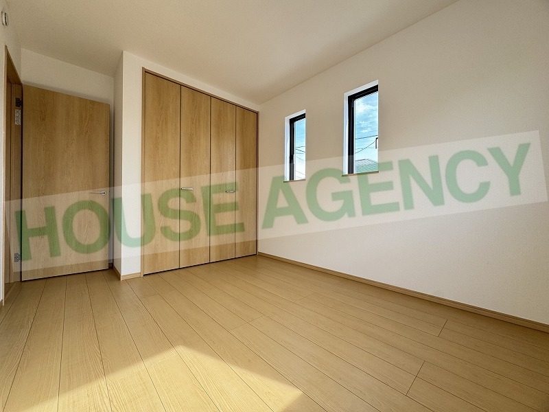 2階　東側6帖の洋室(内装)