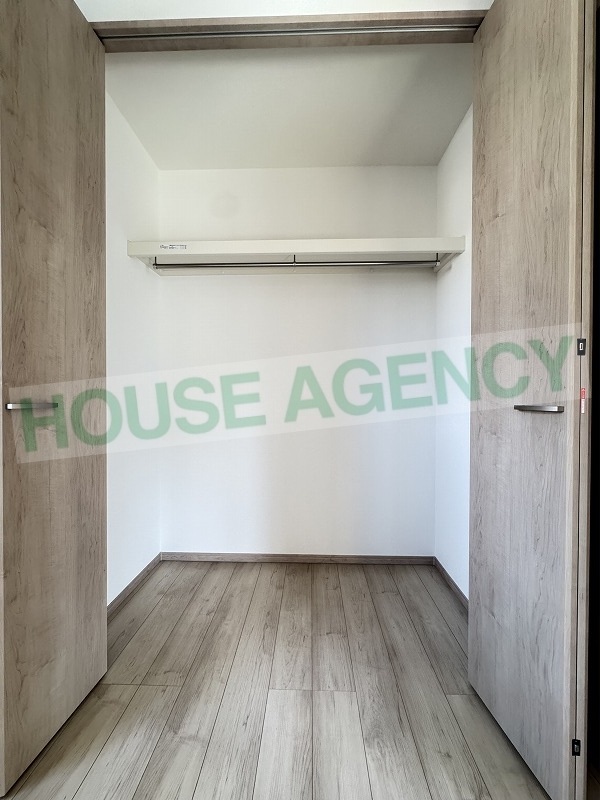 1階洋室　収納(内装)