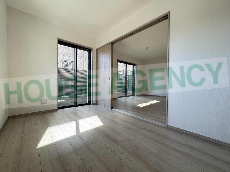 1階　5帖の洋室(内装)