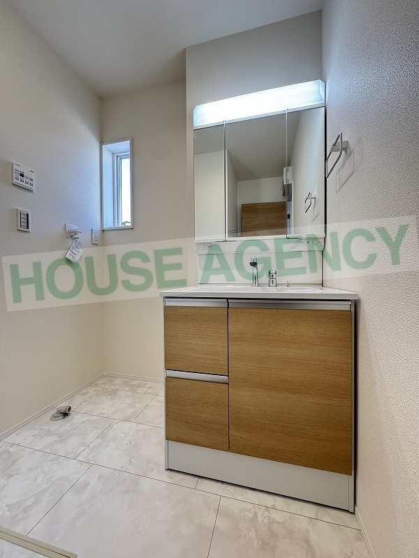 シャワー機能付き洗面化粧台