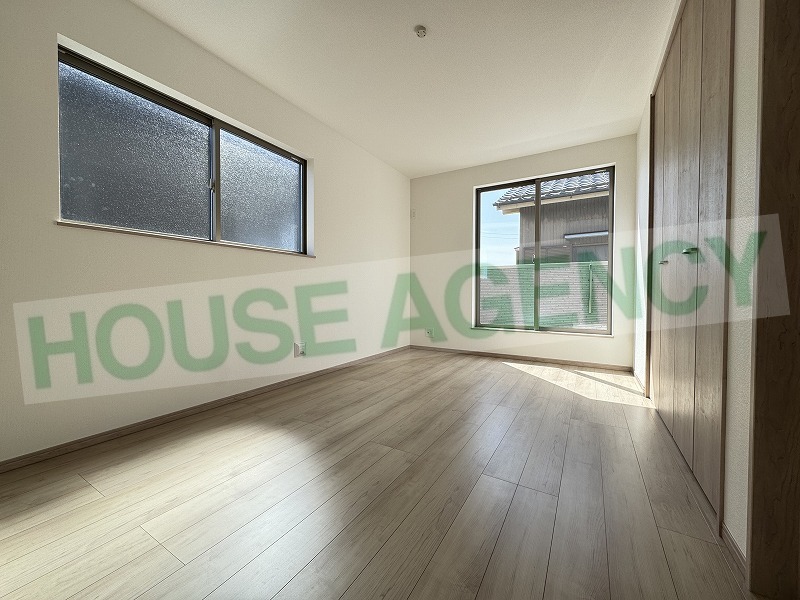 2階　南東側7.5帖の洋室(内装)