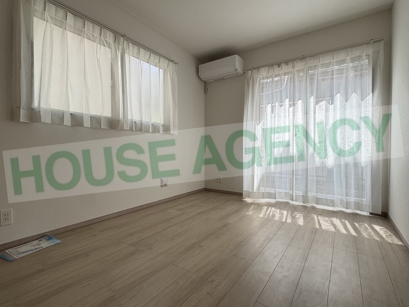 1階　6帖の洋室(内装)