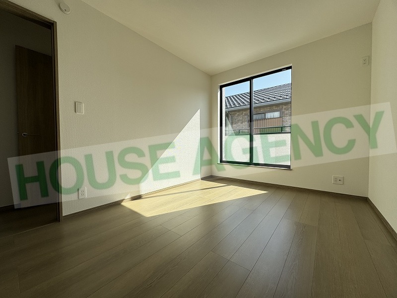 2階　南西側6帖の洋室(内装)