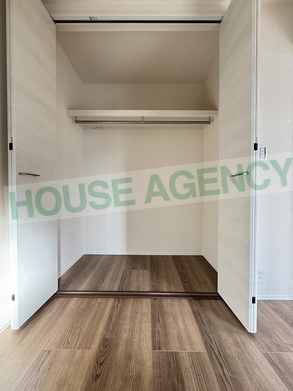 1階洋室　収納(内装)