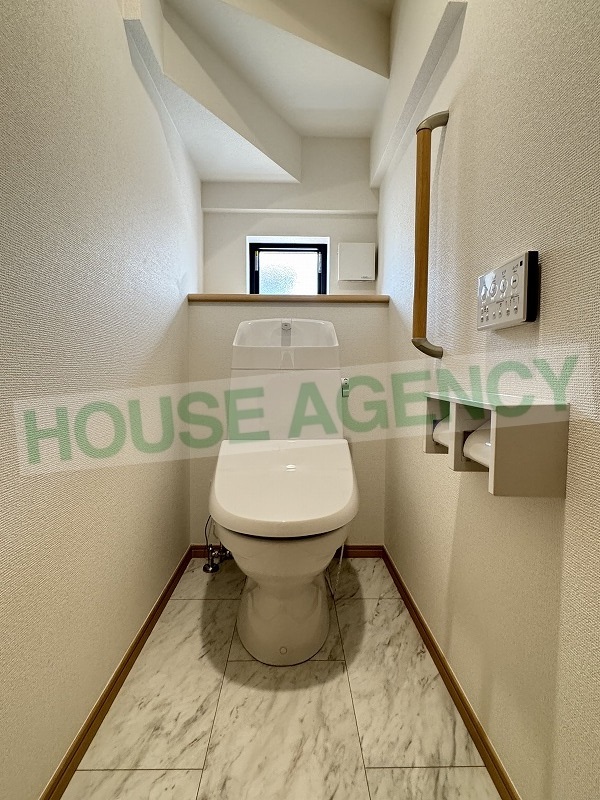 温水洗浄便座のトイレ