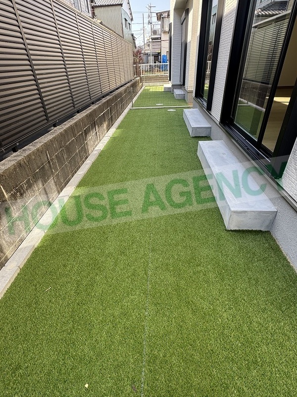 物置の設置も可能なお庭スペース